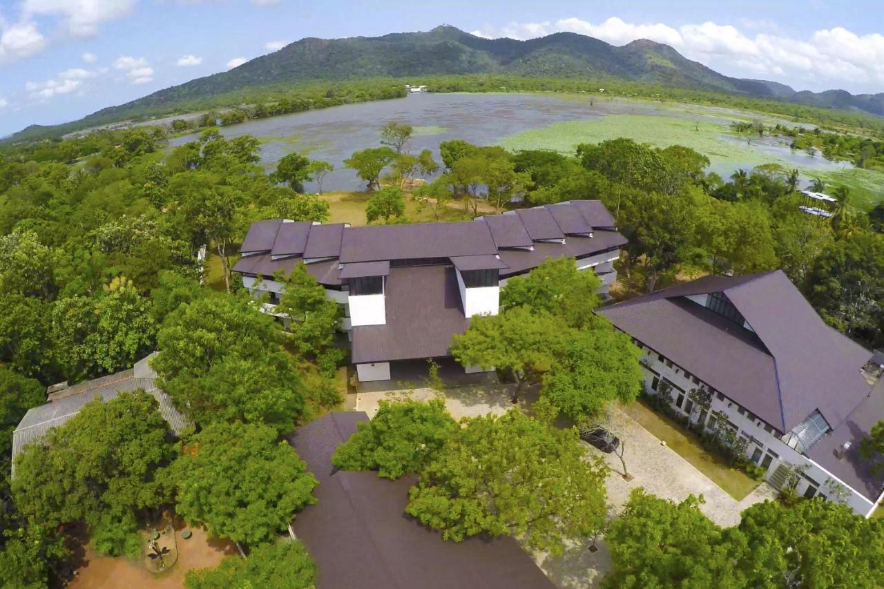 Grand Tamarind Lake Kataragama Exterior photo