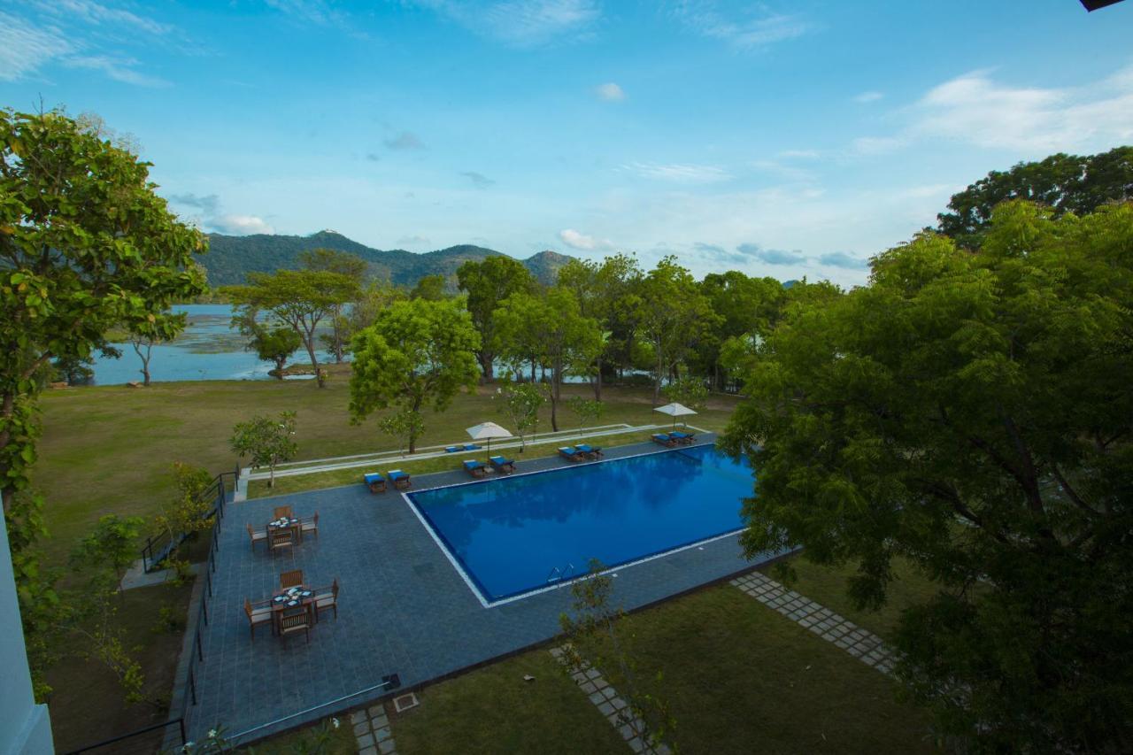 Grand Tamarind Lake Kataragama Exterior photo