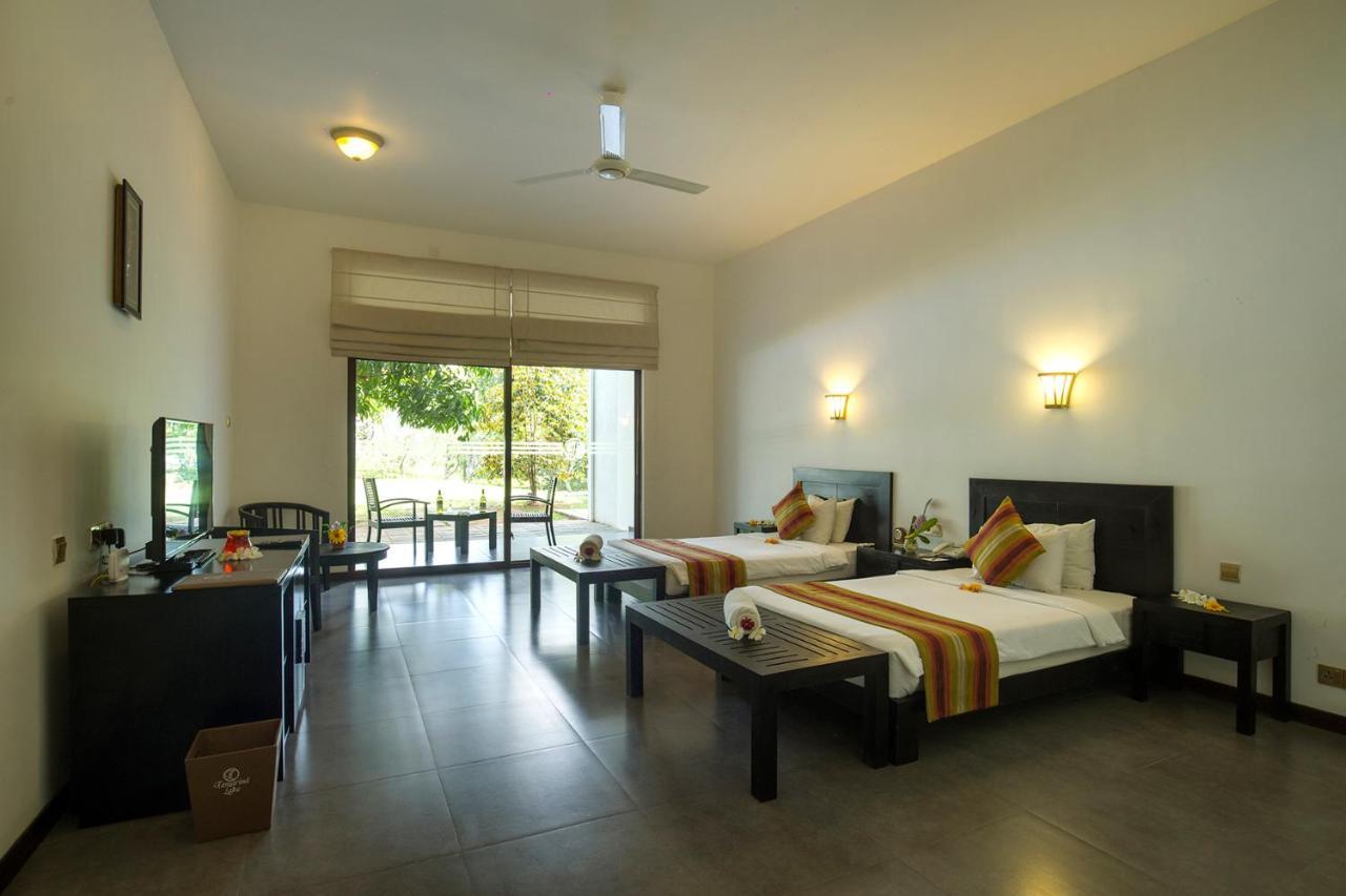 Grand Tamarind Lake Kataragama Exterior photo