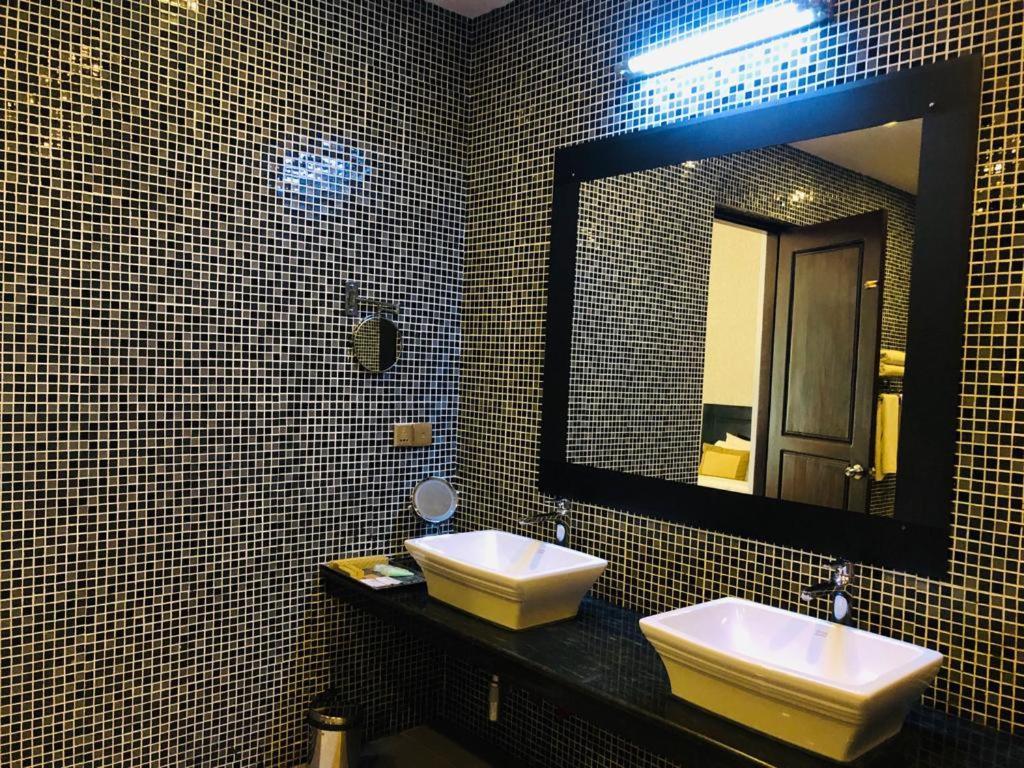 Grand Tamarind Lake Kataragama Exterior photo