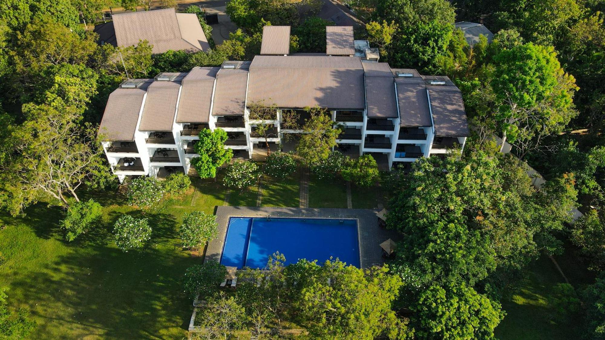 Grand Tamarind Lake Kataragama Exterior photo